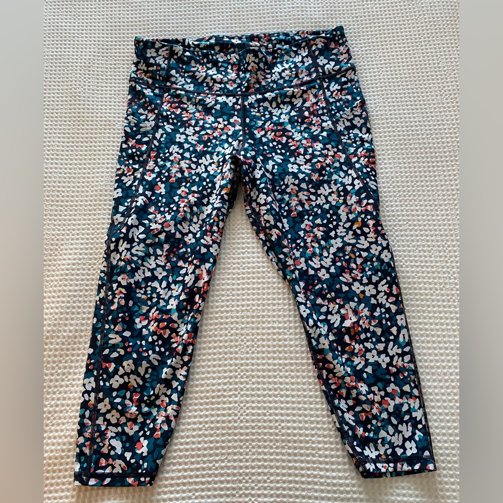 GAP Yoga Pant High Rise Blackout Technology Navy White Coral pattern Size XL